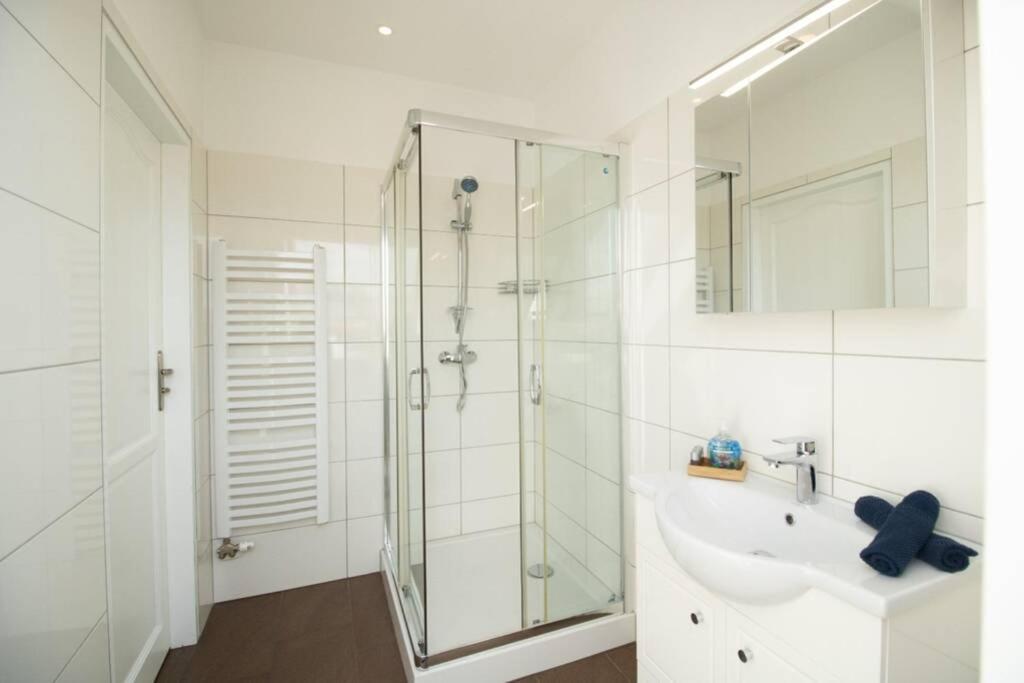 Sunny & Cozy Penthouse With Balcony L Dg4'14 Apartment เวียนนา ภายนอก รูปภาพ