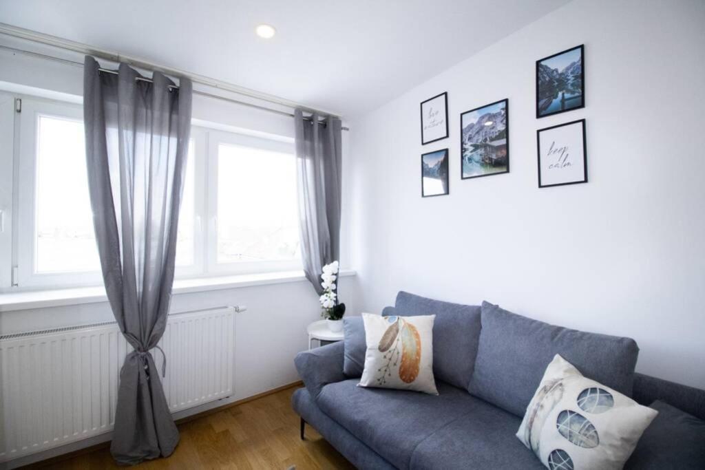 Sunny & Cozy Penthouse With Balcony L Dg4'14 Apartment เวียนนา ภายนอก รูปภาพ